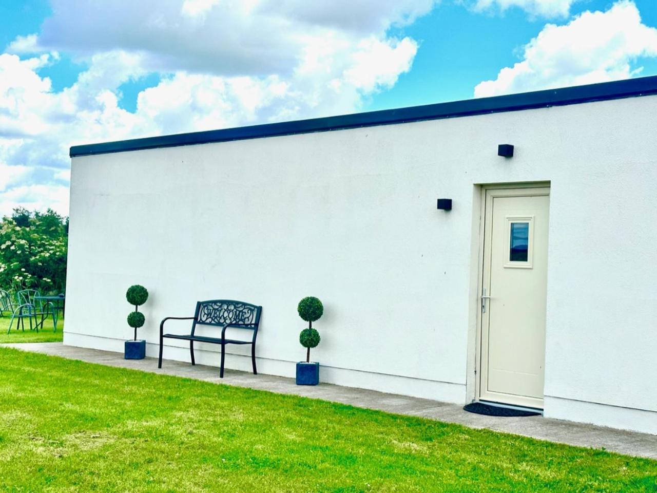 Kildare Luxury Suites Exterior photo