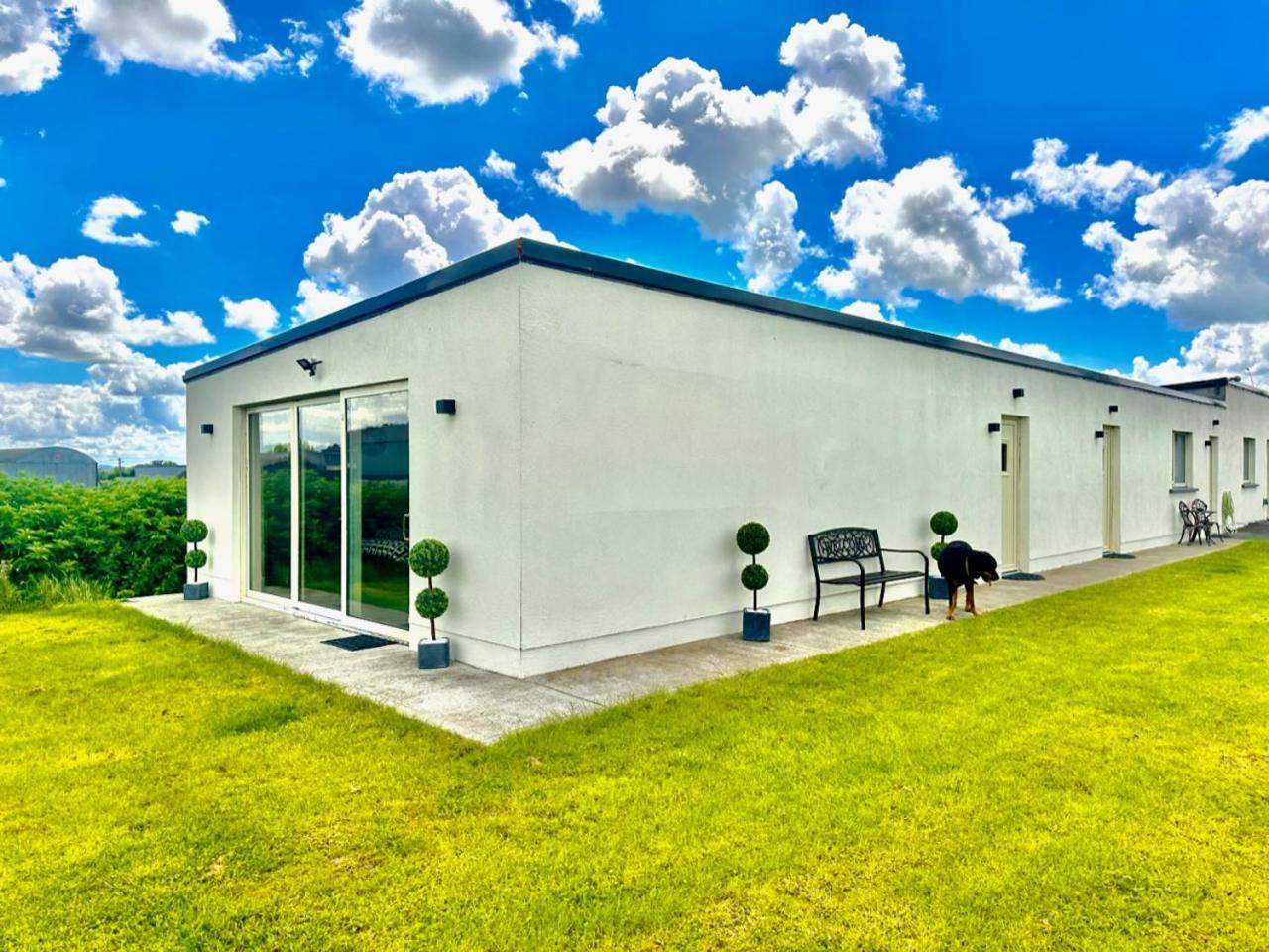 Kildare Luxury Suites Exterior photo